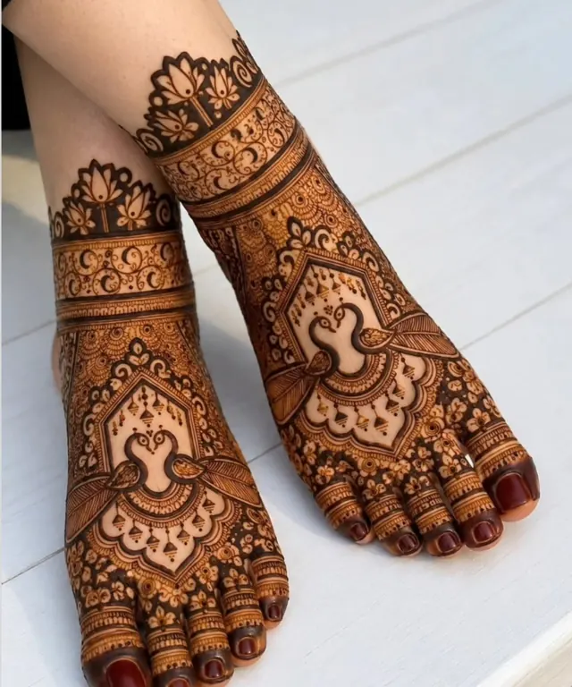 Bridal mehendi design on feet by Anand Mehendi & Tattoo, Bhubaneswar